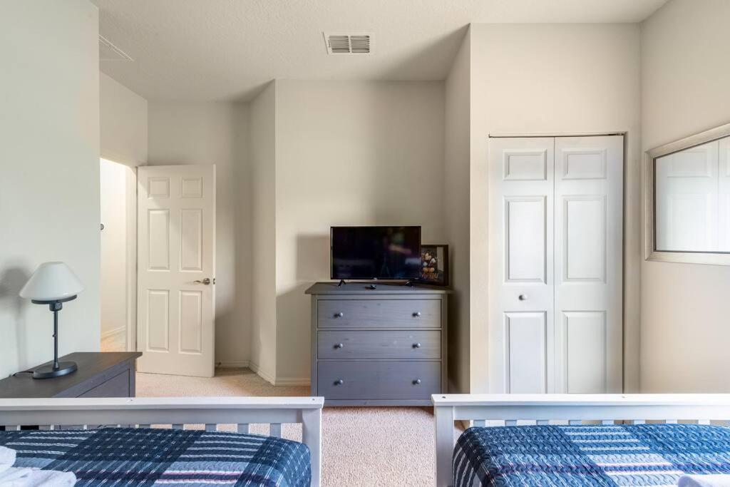 Super Comfy And Spacious 3 Bedroom 10 Minutes From Disney, With Major Shopping 4 Minutes Away Kissimmee Eksteriør billede