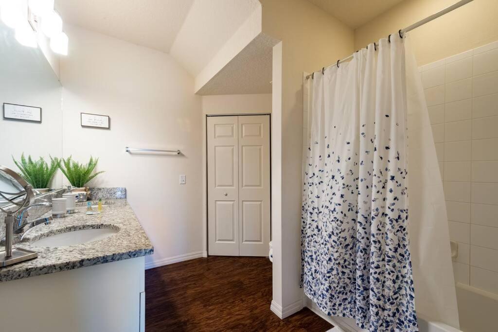 Super Comfy And Spacious 3 Bedroom 10 Minutes From Disney, With Major Shopping 4 Minutes Away Kissimmee Eksteriør billede